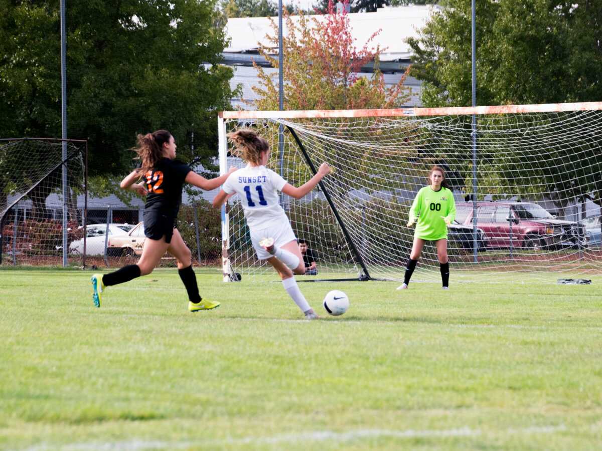 Footeuses à tout âge : l'association qui initie les mamies au foot