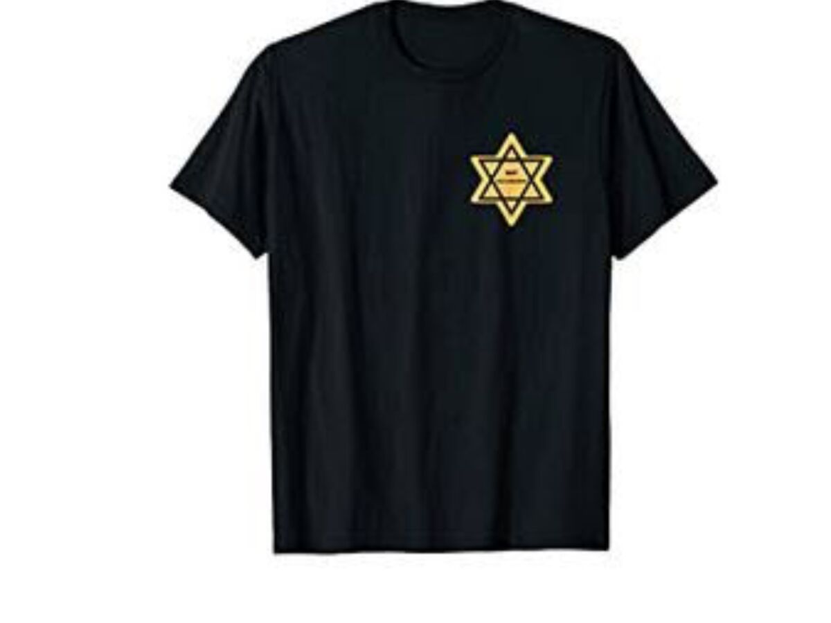 Amazon met en vente un t-shirt siglé d'une étoile jaune et de la mention not vaccinated