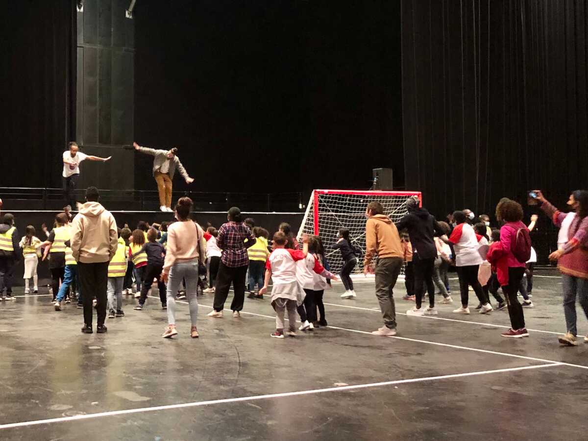 En attendant les concerts, le Zénith de Paris s'ouvre aux enfants en difficulté