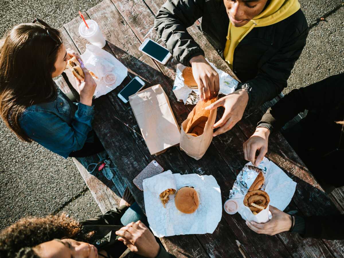 Bientôt des tickets restaurants pour certains étudiants ?